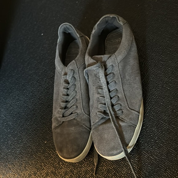 Mens Sneakers - Picture 2 of 5